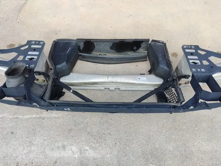 BMW 5 E60 E61 (2004 - 2010) 7033696 Кронштейн панели радиатора — фото 4