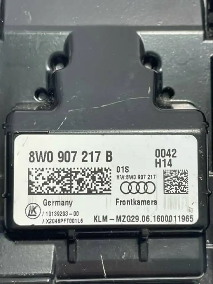 Audi A4 S4 B9 (2015 - 2019) 8W0907217B Камера в лобовом стекле — фото 3