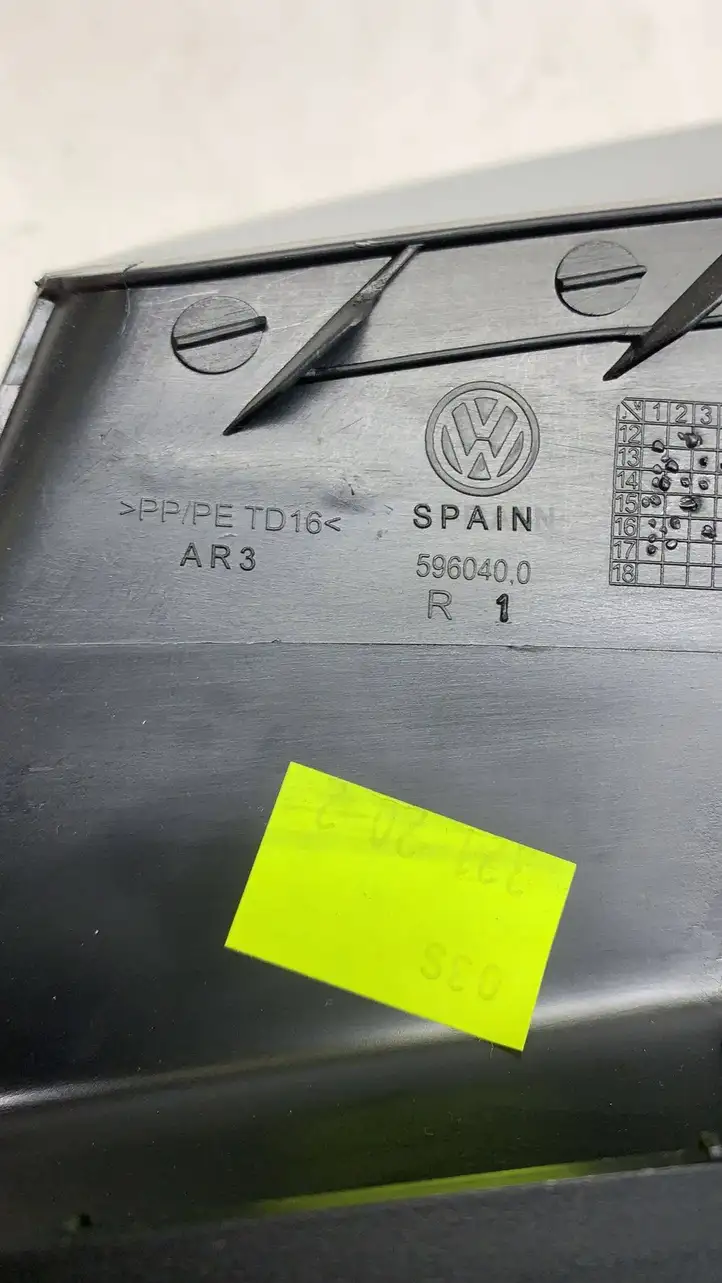 Volkswagen Golf VII (2013 - 2019) 5G0868144B Прочие детали салона — фото 6