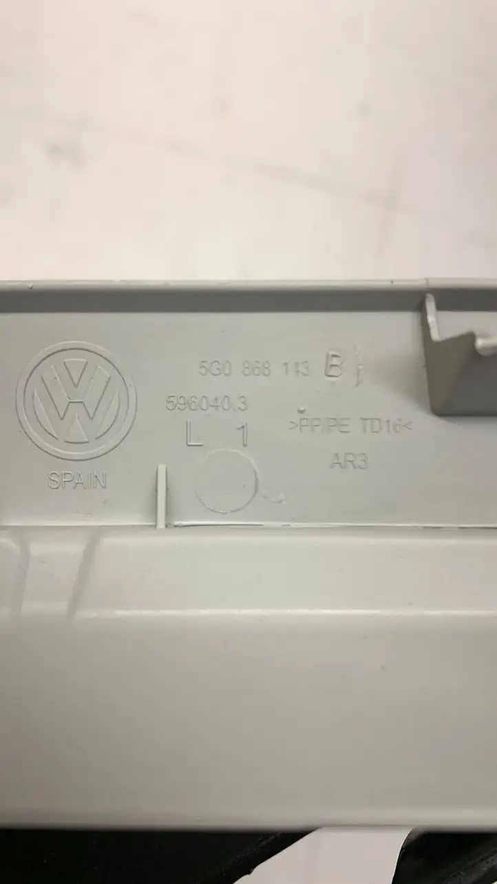 Volkswagen Golf VII (2013 - 2019) 5G0868143B Прочие детали салона — фото 5