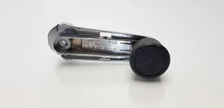 Volkswagen PASSAT B5.5 (2001 - 2005) 443837581D Ручка стеклоподъемника — фото 1