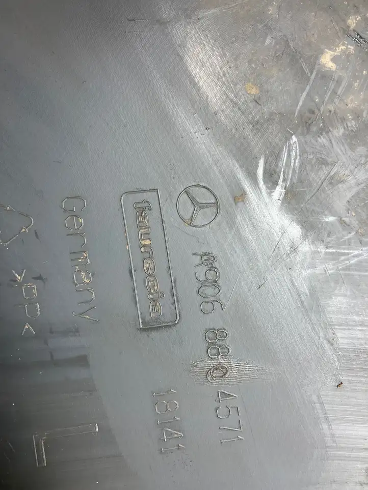 Mercedes-Benz Sprinter W906 (2006 - 2018) A9068804511 Угловая часть заднего бампера — фото 2