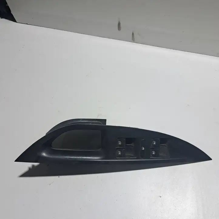 Seat Toledo III (5P) (2004 - 2009) 5P1867171A Блок кнопок стеклоподъемников — фото 1