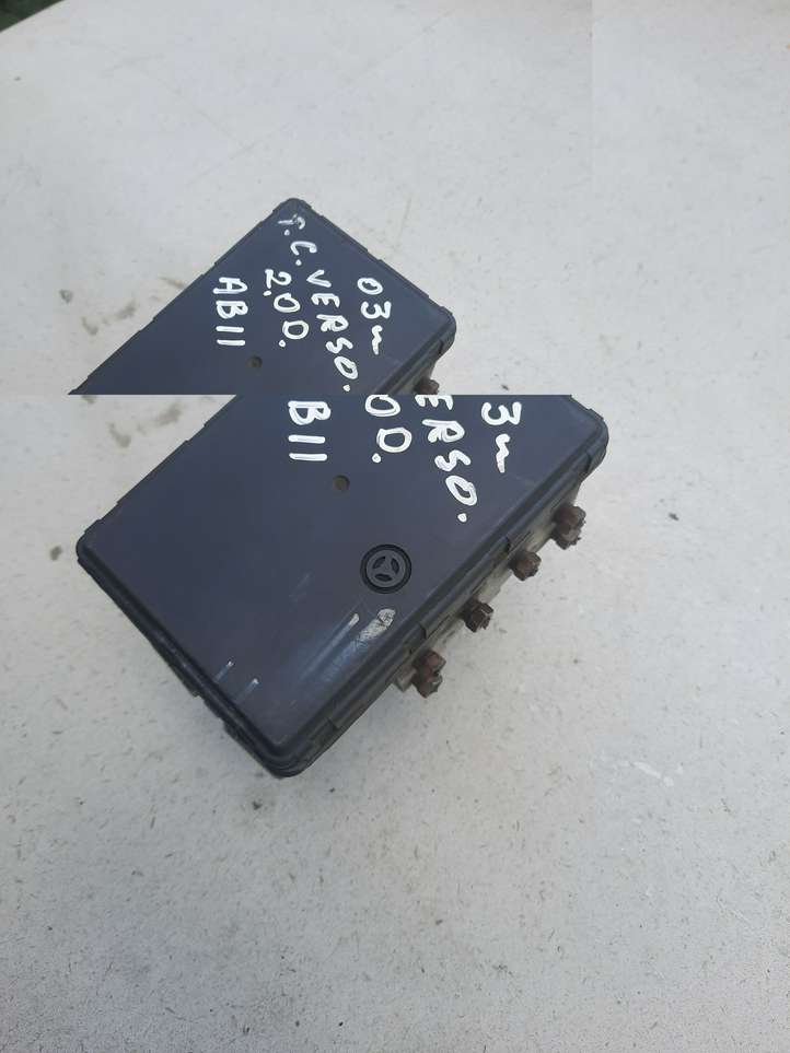 Toyota Corolla Verso E121 (2001 - 2004)  8954113040 Блок ABS