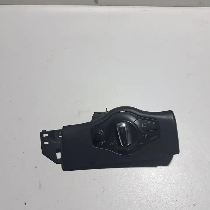 Audi A4 S4 B8 8K (2007 - 2011) 8K0941531F Включатель фонарей — фото 1