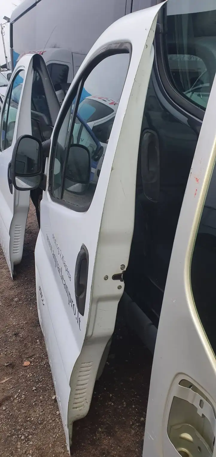 Opel Vivaro (2006 - 2014) Дверь — фото 4
