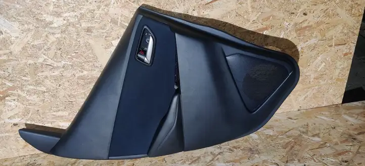 Mazda 2 (2014 - 2019) DB5J6856Y Обшивка задней двери — фото 1