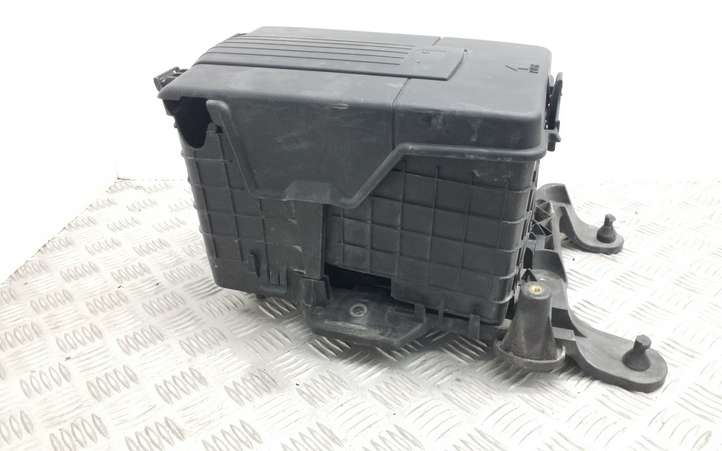 Volkswagen Golf Plus (2008 - 2014)  3C0915336A Ящик аккумулятора