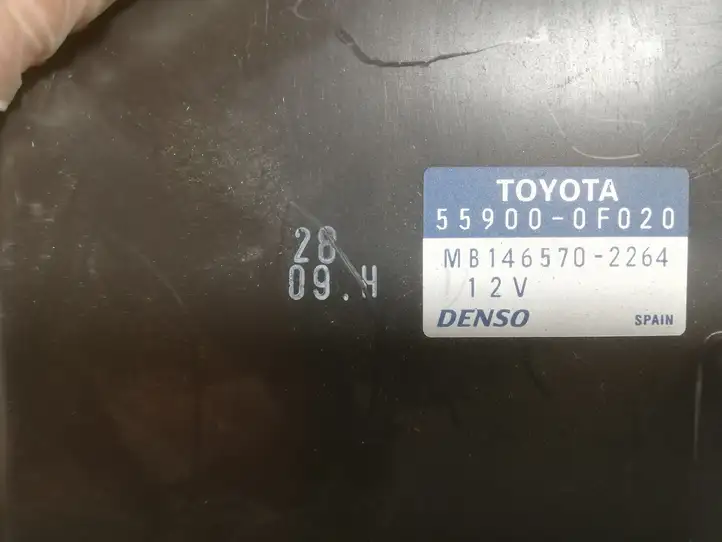 Toyota Corolla Verso AR10 (2004 - 2009) 559000F020 Блок управления климат-контролем — фото 7