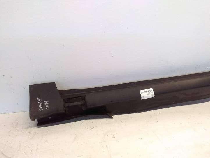 Volkswagen PASSAT B5.5 (2001 - 2005)  3B0853855D Порог