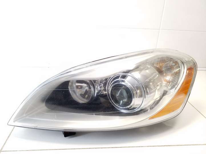 Volvo XC60 (2008 - 2013)  30763135 Передняя фара