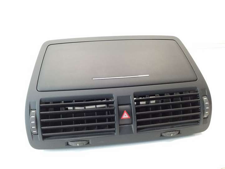 Skoda Octavia Mk2 (1Z) (2004 - 2013)   Центральный дефлектор