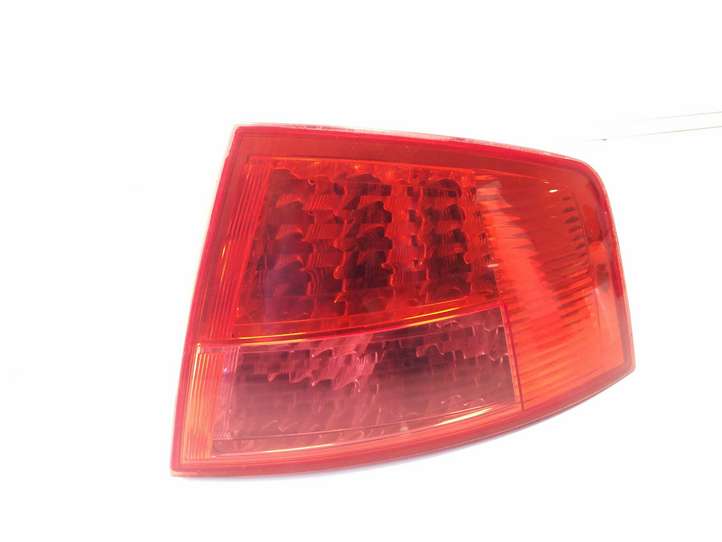 Audi A8 (2005 - 2007)  4E0945096C Задний фонарь в кузове