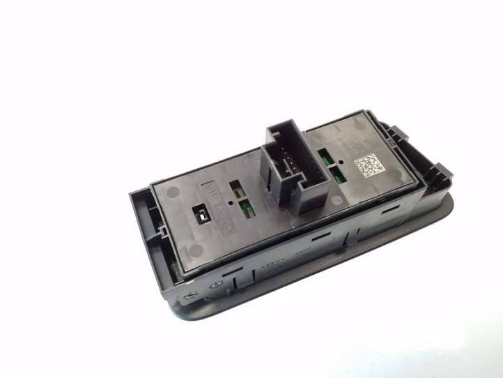 Volkswagen Golf VII (2013 - 2019)  5G0959857D Кнопка стеклоподъемников