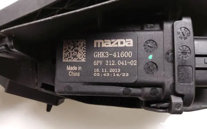 Mazda 3 II (2013 - 2017) GHK341600 Педаль акселератора — фото 2
