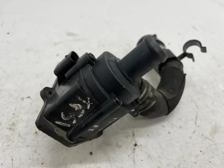 Audi A4 S4 B8 8K (2011 - 2015) 8K0965561A Электроциркуляционный насос — фото 2