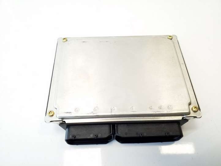 Volkswagen Touareg I (2002 - 2010)  7L0907553F Блок управления двигателя