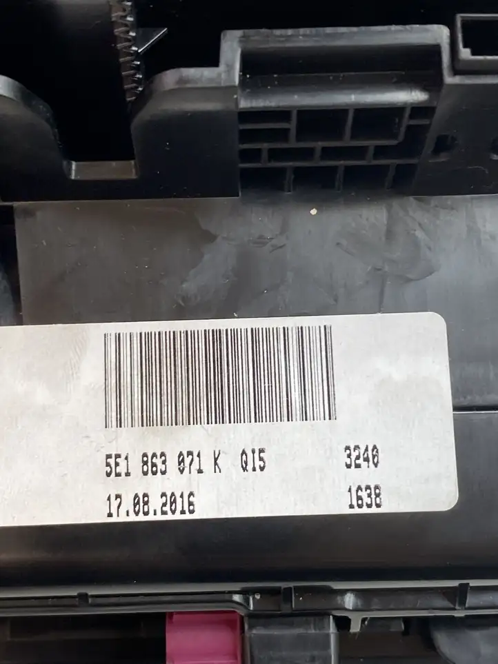 Skoda Octavia Mk3 (5E) (2013 - 2019) 3V0035502 Пепельница — фото 6