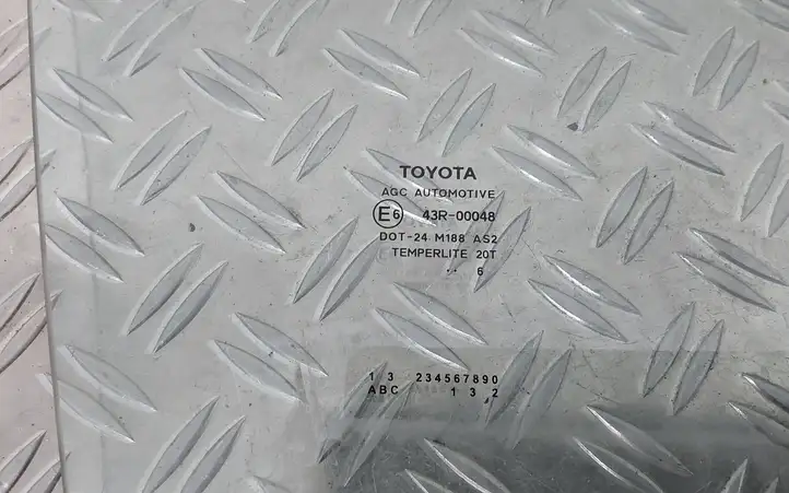 Toyota Yaris (2012 - 2014) Стекло задней двери — фото 3