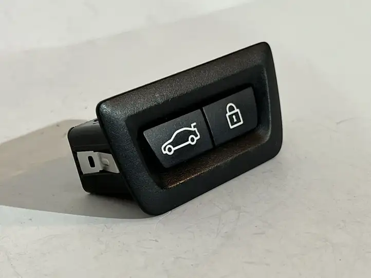 BMW X5 F15 (2013 - 2017) 6131927512102 Кнопка открытия задней двери — фото 1