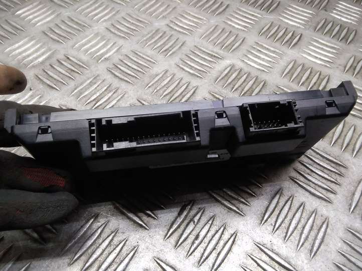 BMW 2 F45 (2014 - 2021)  8667593 Другие блоки управления / модули