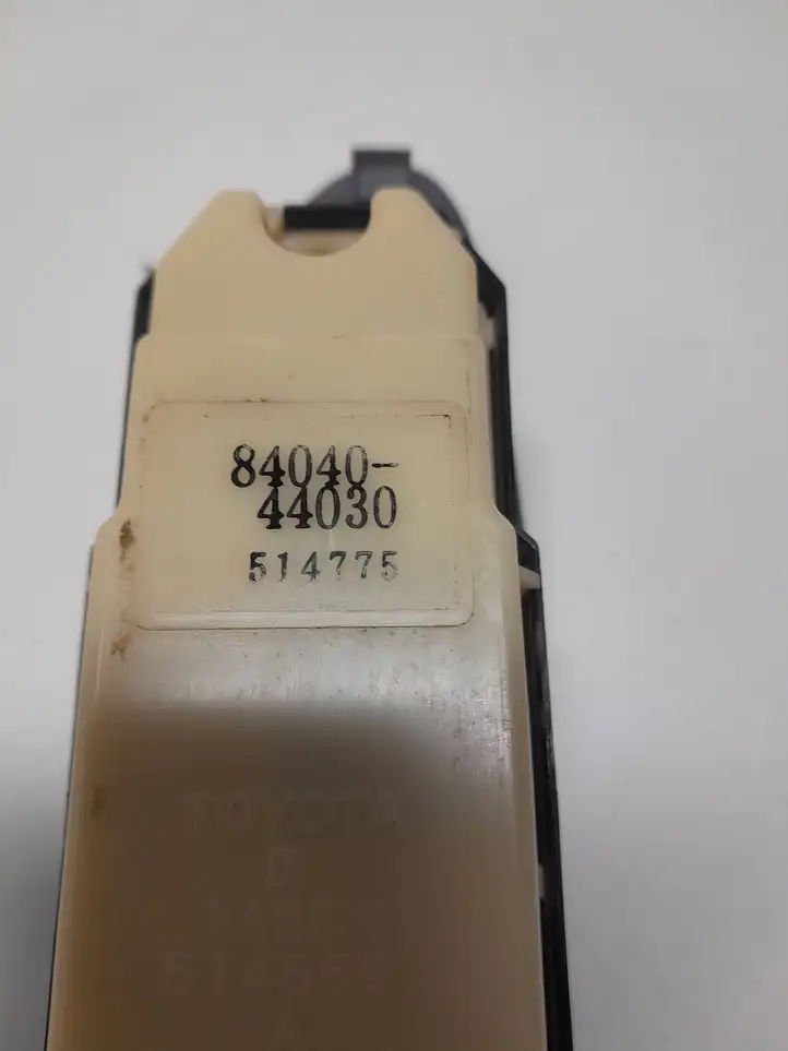 Toyota Avensis Verso (2004 - 2009) 514775 Блок кнопок стеклоподъемников — фото 2