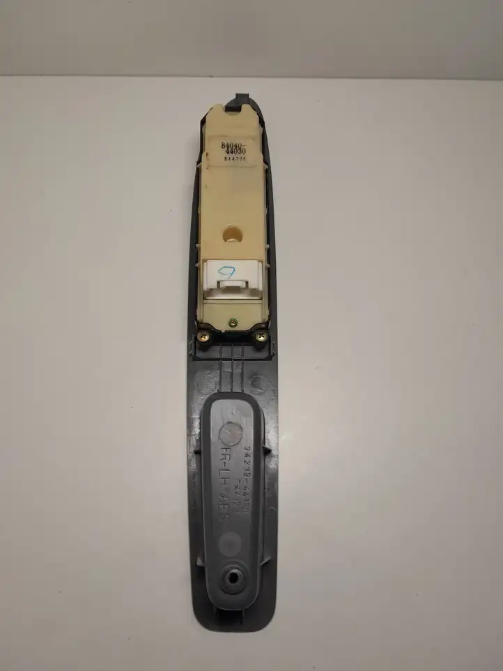 Toyota Avensis Verso (2004 - 2009) 514775 Блок кнопок стеклоподъемников — фото 3
