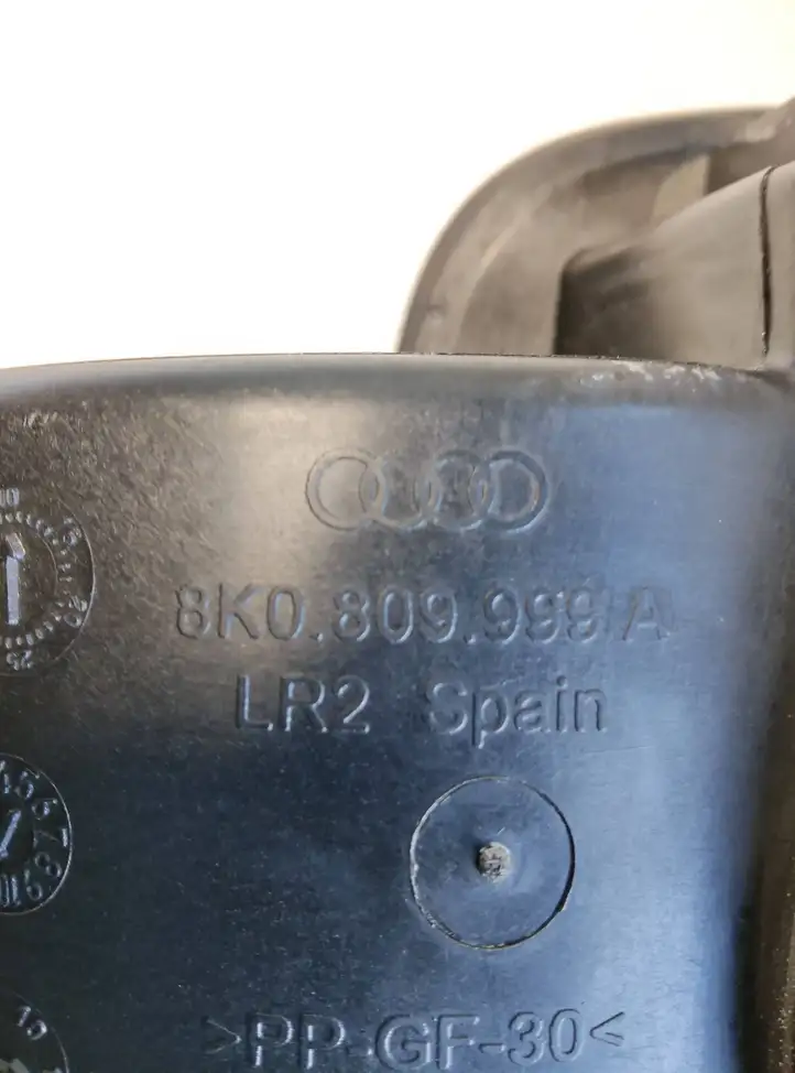 Audi A4 S4 B8 8K (2007 - 2011) 8K0809999A Крышка топливного бака — фото 2