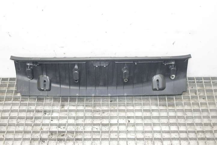 BMW 3 E92 E93 (2005 - 2014)  7122400 Отделка порога багажника