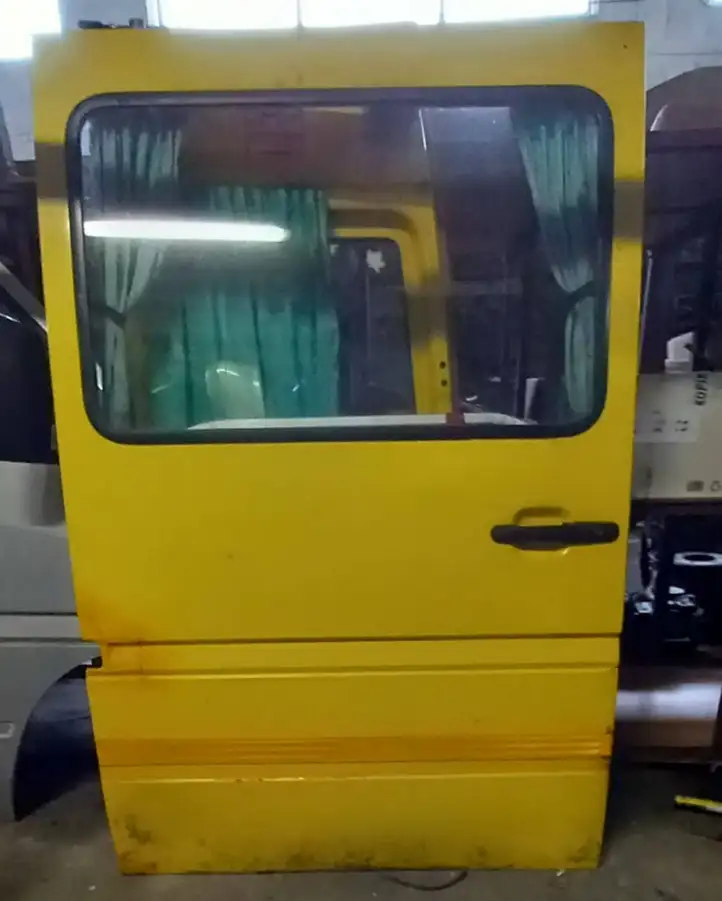 Mercedes-Benz Sprinter W906 (2006 - 2018) Боковая раздвижная дверь — фото 1