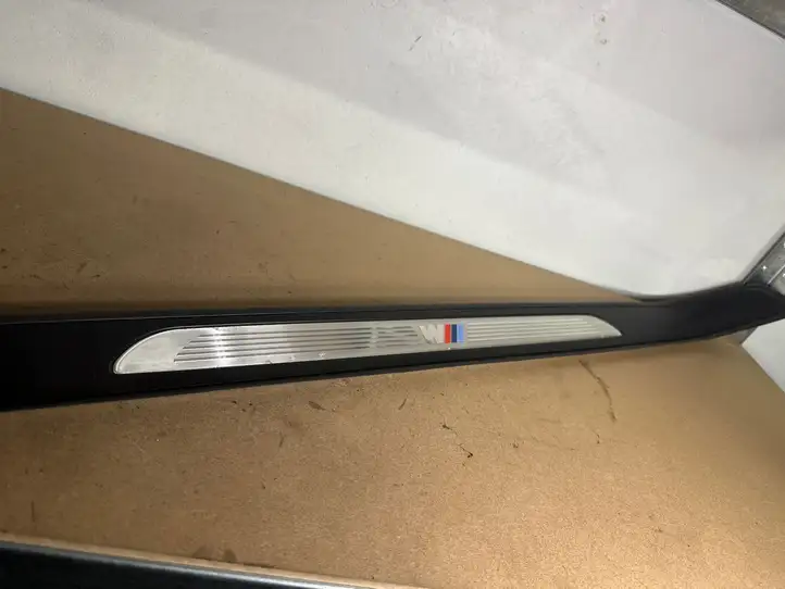 BMW 3 E90 E91 (2005 - 2012) 7900776 Внутренняя отделка переднего порога — фото 1