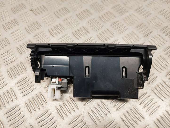 Volkswagen Passat CC (2012 - 2017)  3C0863284K Пепельница