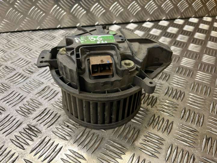 Audi A4 (2000 - 2006)  8E1820021B Вентилятор печки