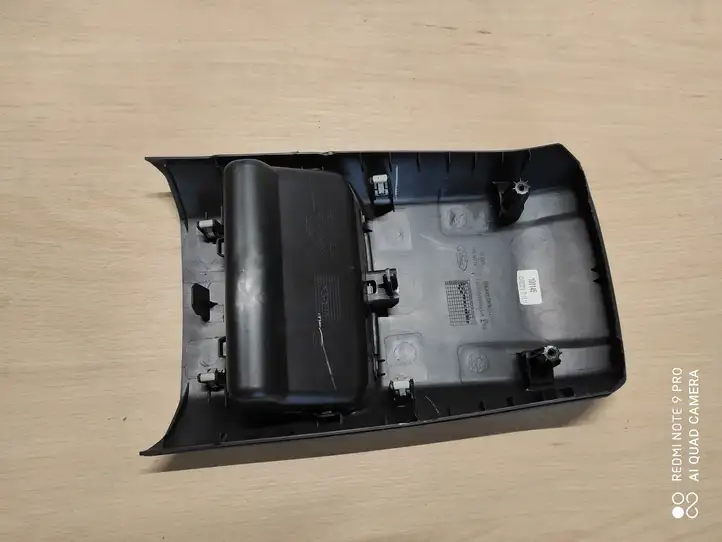 Ford Focus (2015 - 2019) F1EBA043B63A Другая деталь консоли (туннеля) — фото 2