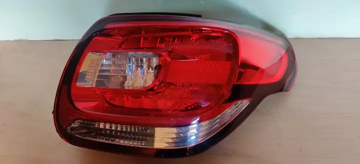 Citroen DS3 (2010 - 2016) 9676973380 Задний фонарь в кузове — фото 1