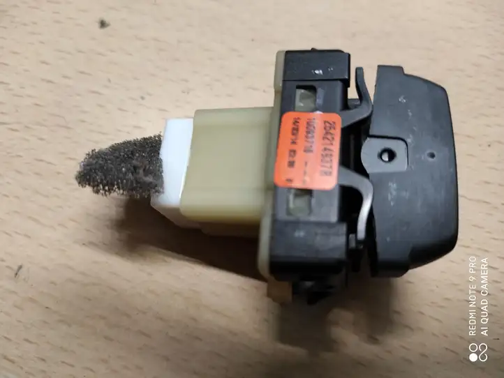 Dacia Sandero (2012 - 2016) 254214937R Кнопка стеклоподъемников — фото 2