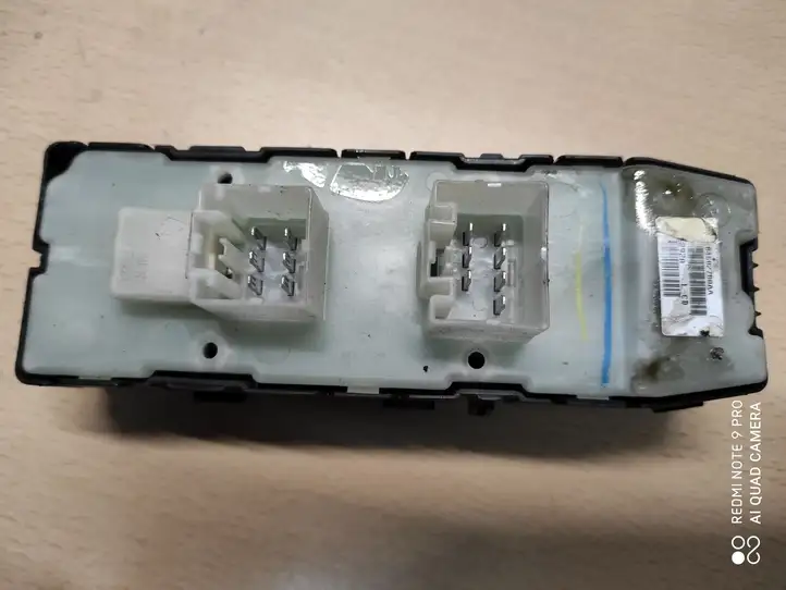 Jeep Compass (2011 - 2013) 04602780AA Кнопка стеклоподъемников — фото 2