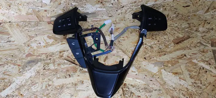 Mazda 6 (2012 - 2015) 75B979RH Кнопки на рулевом колесе — фото 1