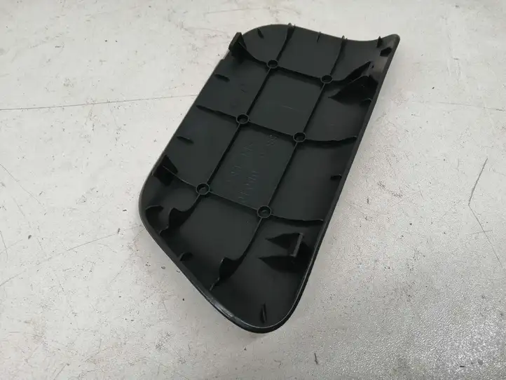 Toyota Yaris (2014 - 2019) 587320D040 Прочая отделка багажника — фото 6
