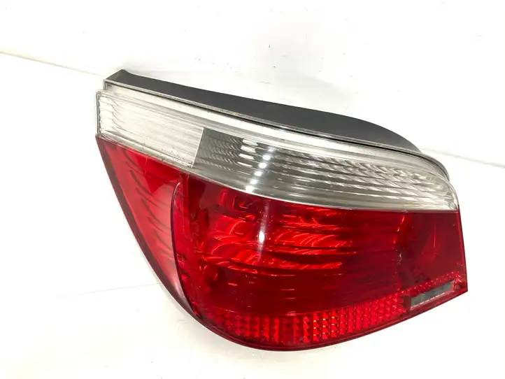 BMW 5 E60 E61 (2004 - 2010) 6910767 Задний фонарь в кузове — фото 1