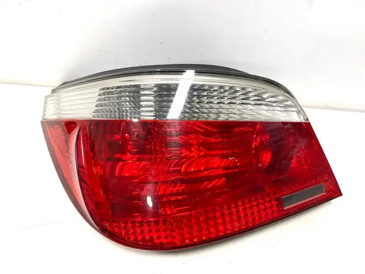 BMW 5 E60 E61 (2004 - 2010) 7165737 Задний фонарь в кузове — фото 1