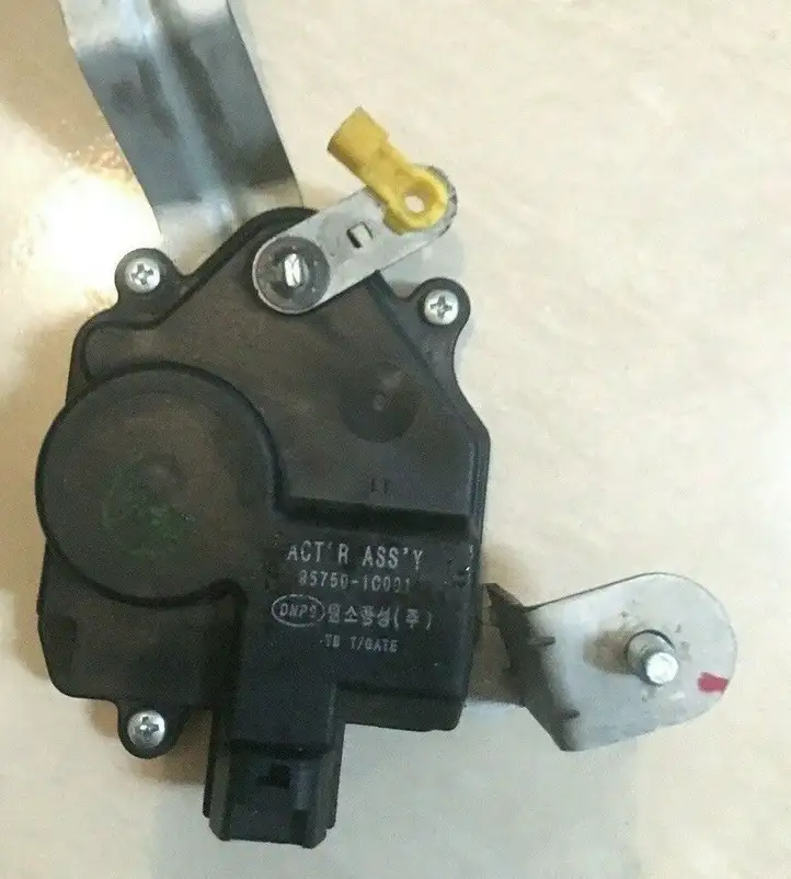 Hyundai Getz (2005 - 2011) 957501C001 Двигатель задвижки потока воздуха — фото 1