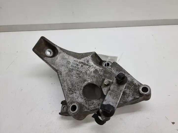 BMW 3 E90 E91 (2005 - 2012) 6775041 Кронштейн двигателя — фото 1