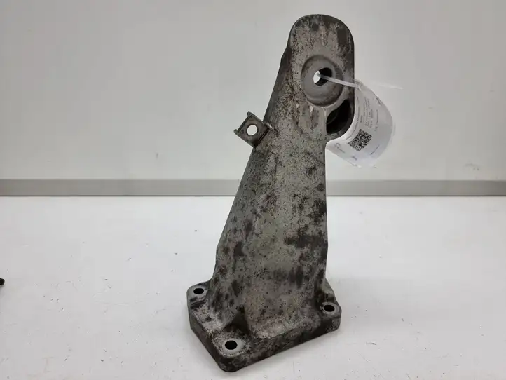 BMW 5 E60 E61 (2004 - 2010) 6763218 Кронштейн двигателя — фото 1