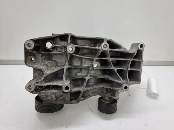BMW 3 E90 E91 (2005 - 2012) 7802639 Кронштейн генератора — фото 6