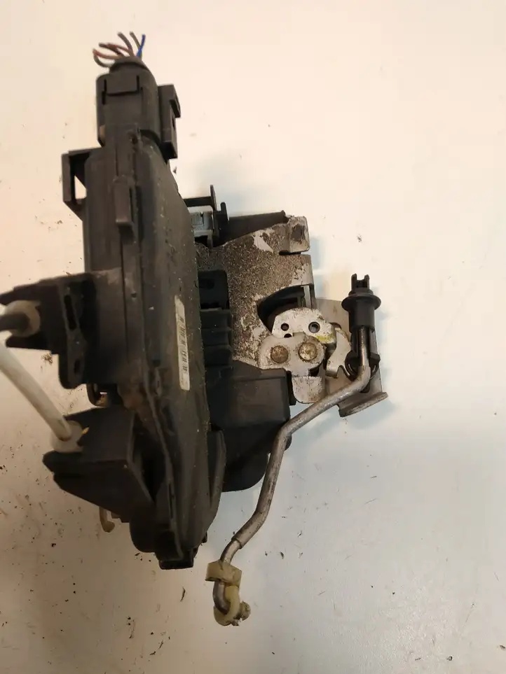 Audi A6 Allroad C5 (2000 - 2006) 06G4B0839016G Замок задней двери — фото 3
