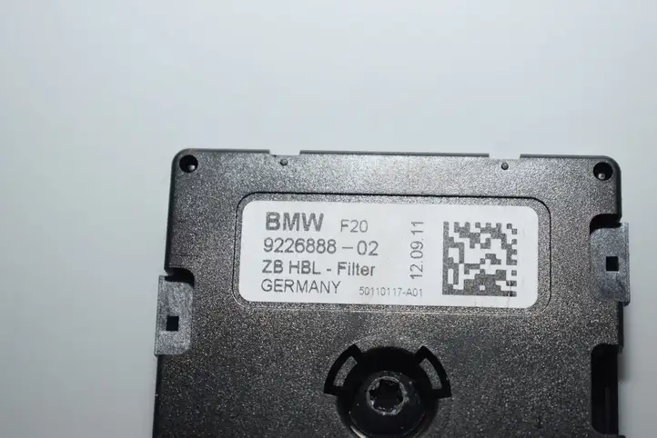 BMW 1 F20 F21 (2011 - 2019) 9226888 Усилитель антенны — фото 3