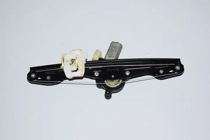 BMW 1 F20 F21 (2011 - 2019) 7242556 Механический стеклоподъемник задней двери — фото 2