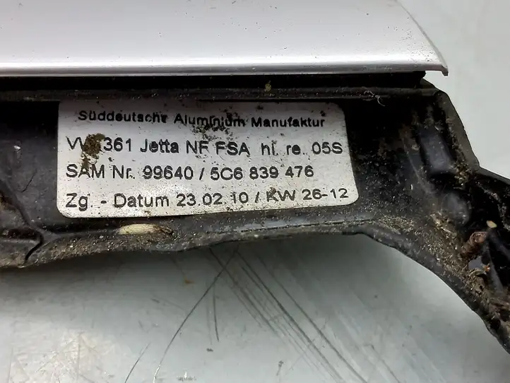 Volkswagen Jetta VI (2011 - 2018) 5C6839476 Накладка стекла задней двери — фото 2
