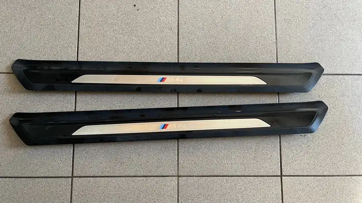 BMW M4 F82 F83 (2014 - 2020) 8054414 Внутренняя отделка переднего порога — фото 1